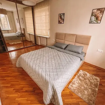 Center 1 Bedroom + Living